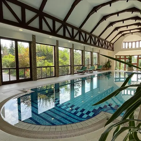 Romana Mazury Villa Jeziorowskie